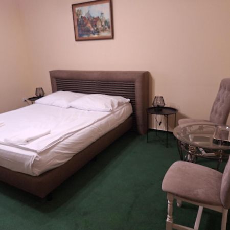Hotel Malwa オストルフ・ビエルコポルスキ エクステリア 写真