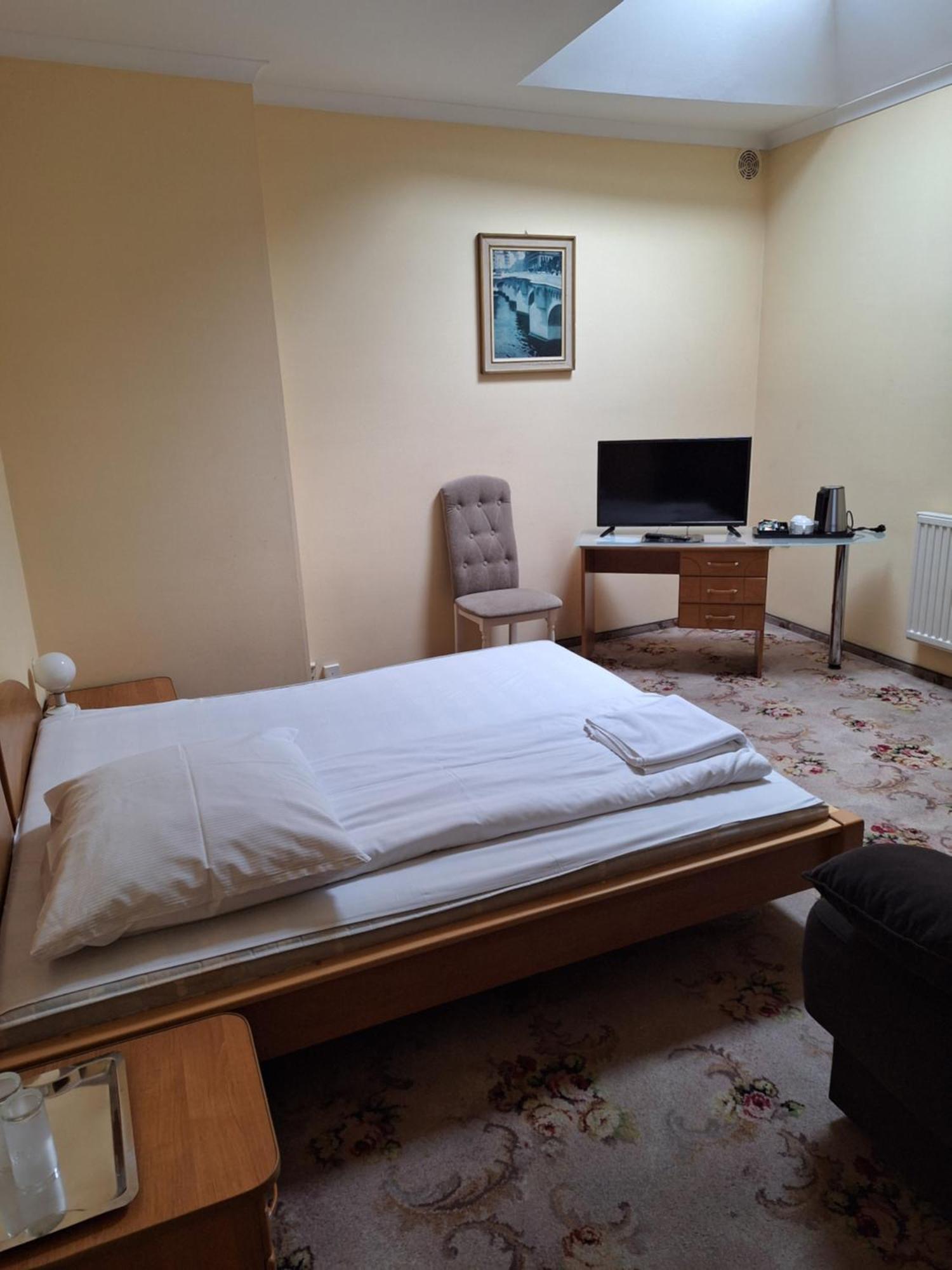 Hotel Malwa オストルフ・ビエルコポルスキ エクステリア 写真