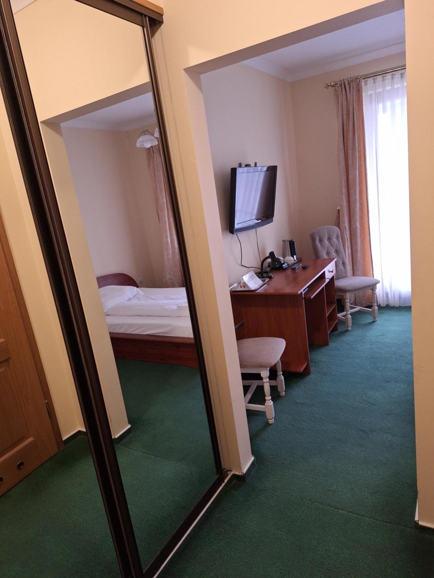 Hotel Malwa オストルフ・ビエルコポルスキ エクステリア 写真