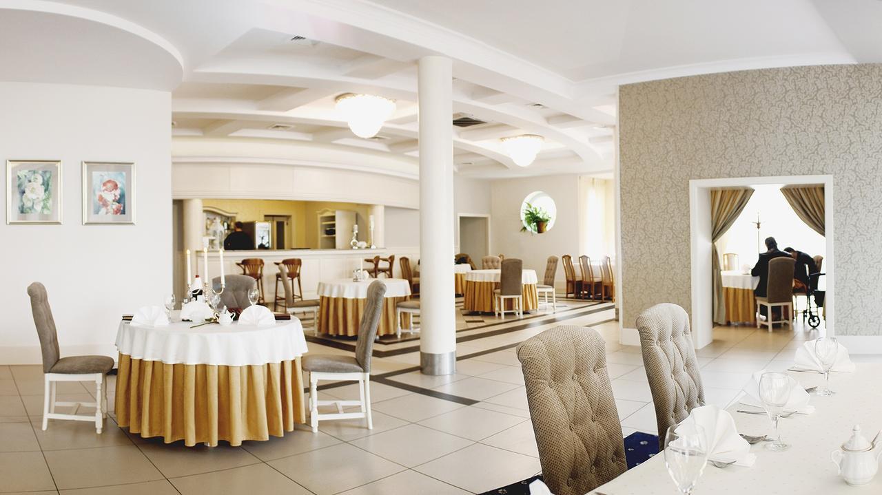 Hotel Malwa オストルフ・ビエルコポルスキ エクステリア 写真